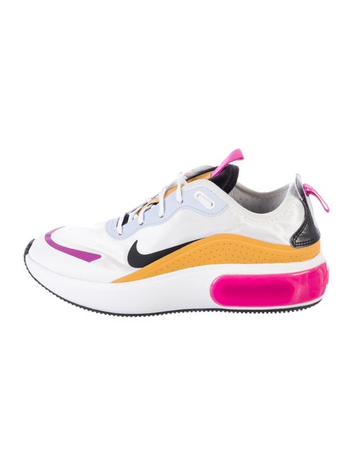 Nike Colorblock Pattern Athletic Sneakers