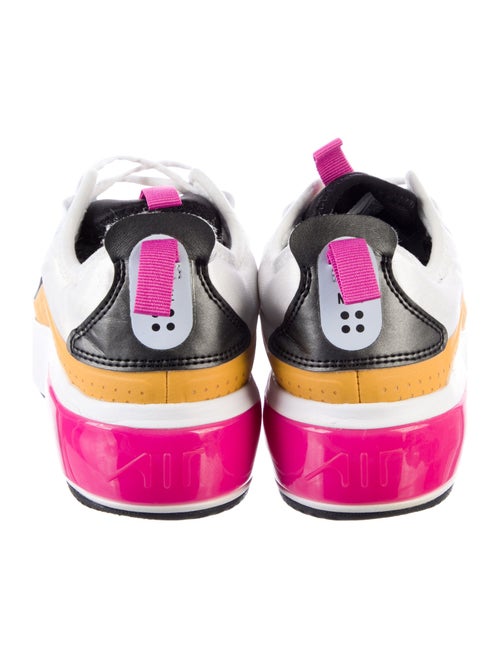 Nike Colorblock Pattern Athletic Sneakers