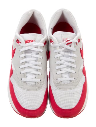 Nike Colorblock Pattern Mesh Accents Athletic Sneakers