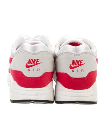 Nike Colorblock Pattern Mesh Accents Athletic Sneakers