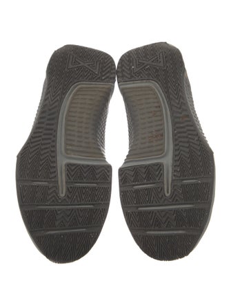 Nike Mesh Graphic Print Athletic Sneakers