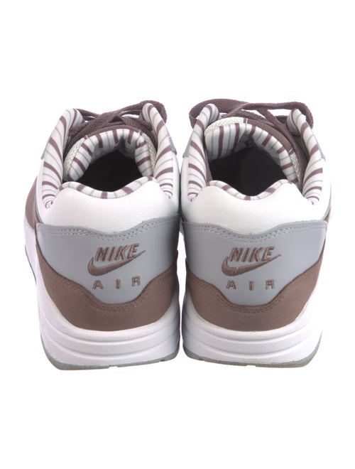 Nike Leather Colorblock Pattern Athletic Sneakers