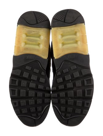 Nike Mesh Printed Athletic Sneakers