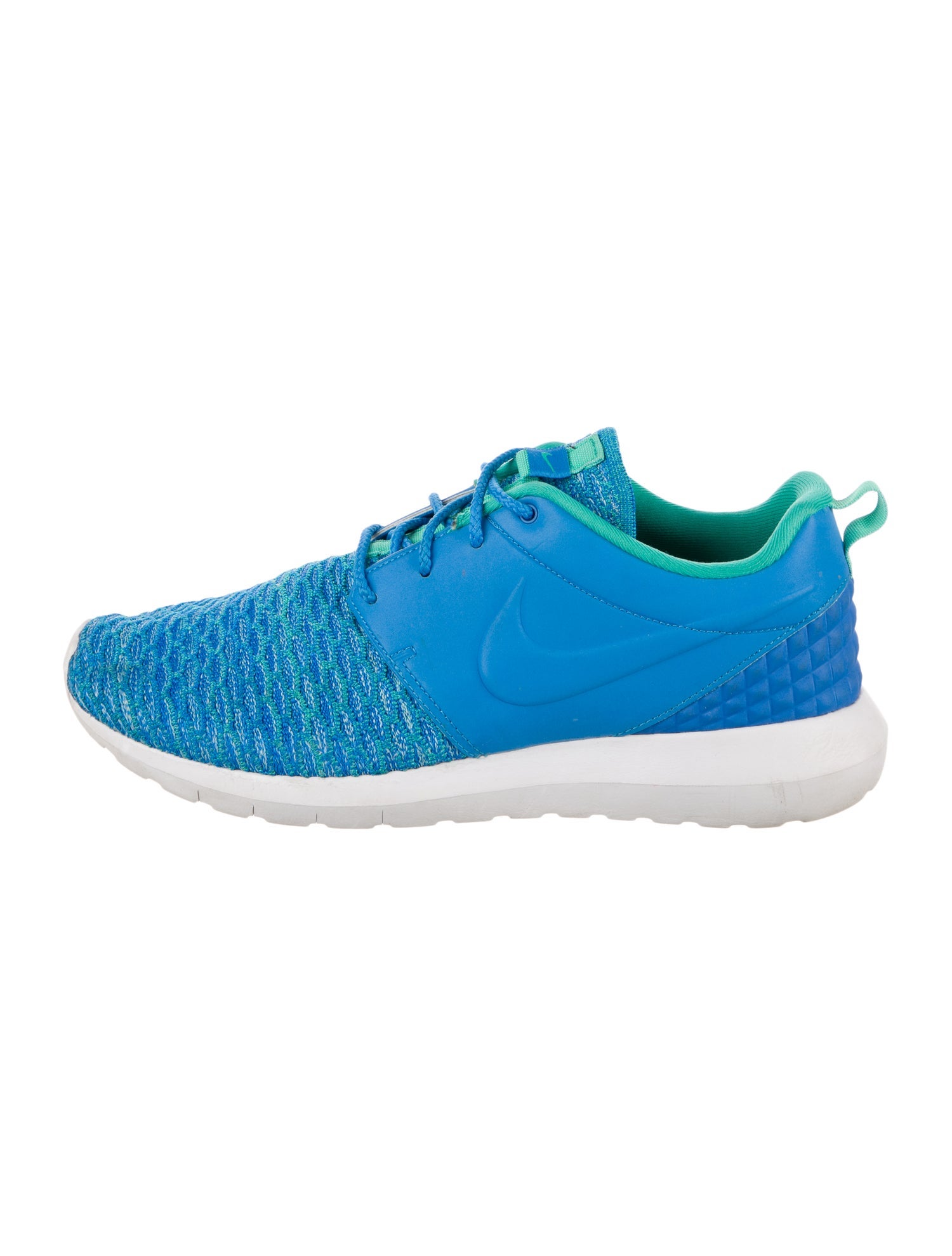 Nike Mesh Mesh Accents Athletic Sneakers