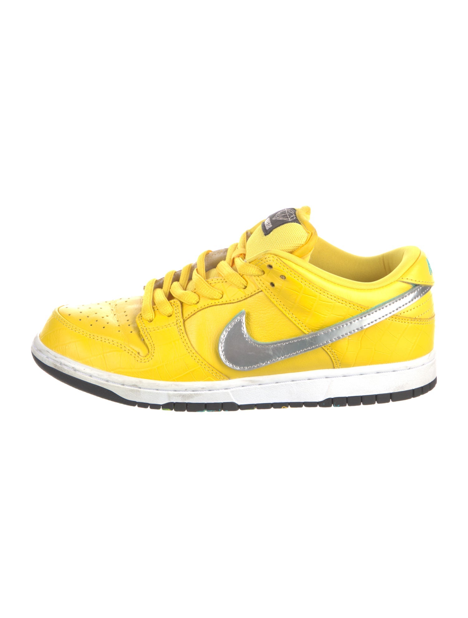 Nike SB Dunk Low Diamond Supply Co. Canary Diamond Athletic Sneakers