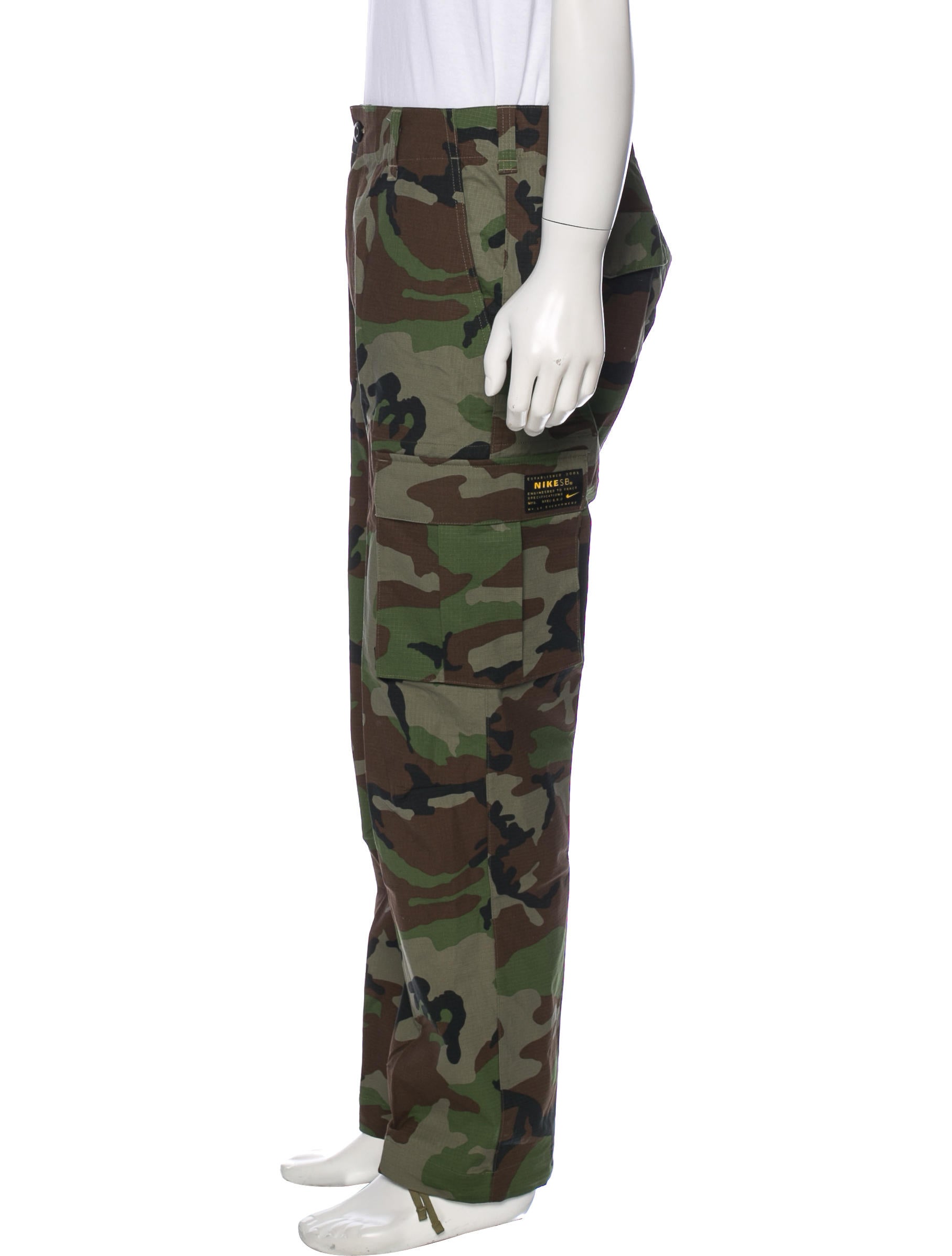 nike camo cargo pants