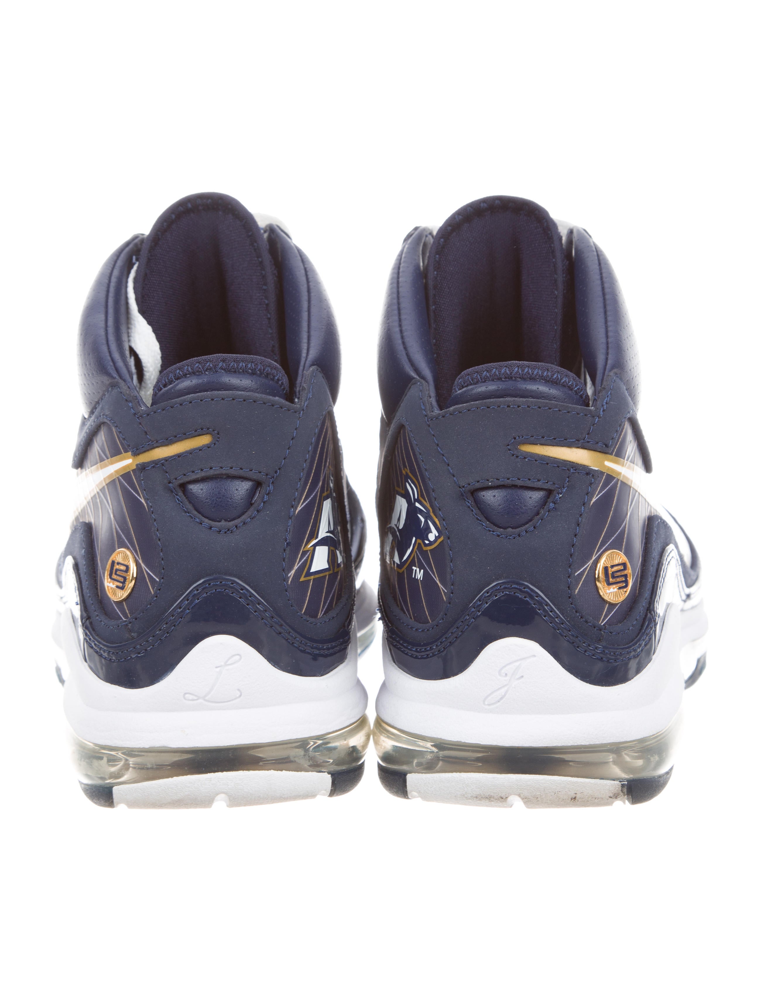 Nike LeBron 7 'University of Akron' Sneakers