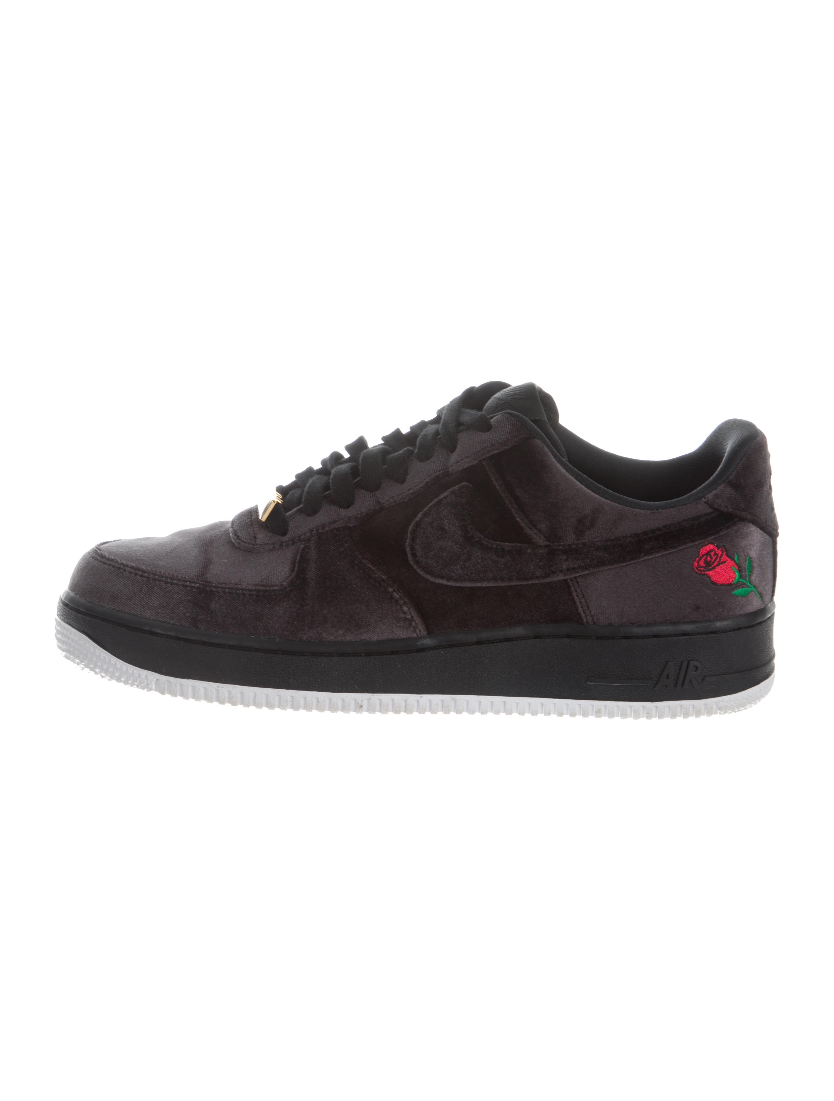 Nike 2018 Air Force 1 Low Rose Velvet Sneakers - Shoes - WU239882 | The  RealReal