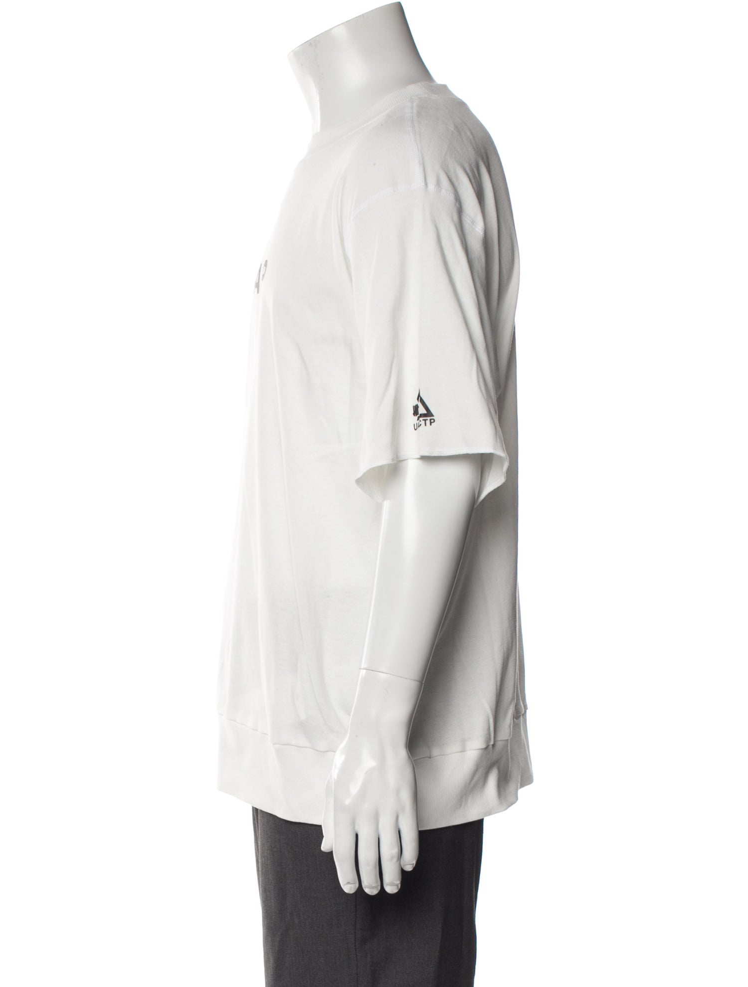 Undefeated Graphic Print Crew Neck T-Shirt w/ Tags