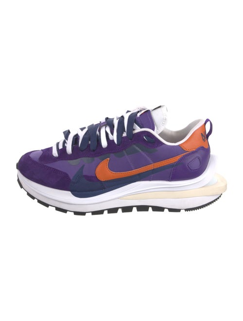 Sacai x Nike Vaporwaffle 'Dark Iris' Athletic Sneakers