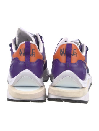 Sacai x Nike Vaporwaffle 'Dark Iris' Athletic Sneakers