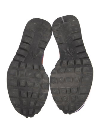 Sacai x Nike Vaporwaffle 'Dark Iris' Athletic Sneakers