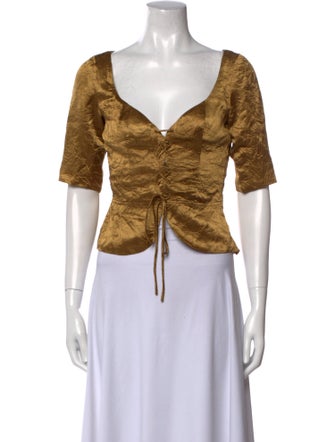 USISI SISTER V-Neck Short Sleeve Crop Top