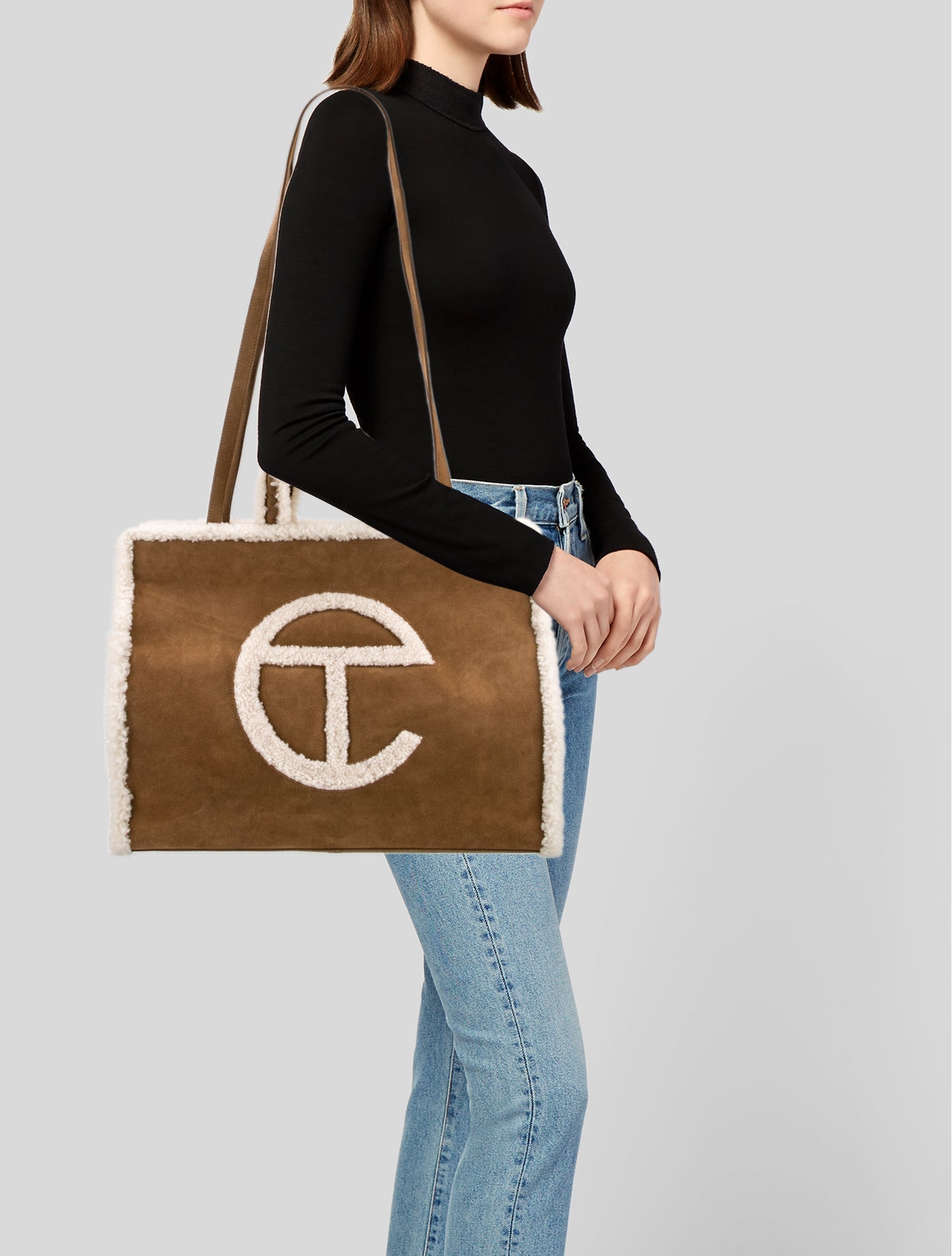 UGG X Telfar ブラウン トートバッグ Telfar x UGG Shopping Bag - Medium Chestnut 195719077167| eBay