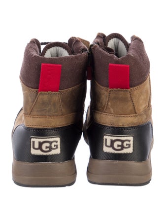 UGG kids ahoe