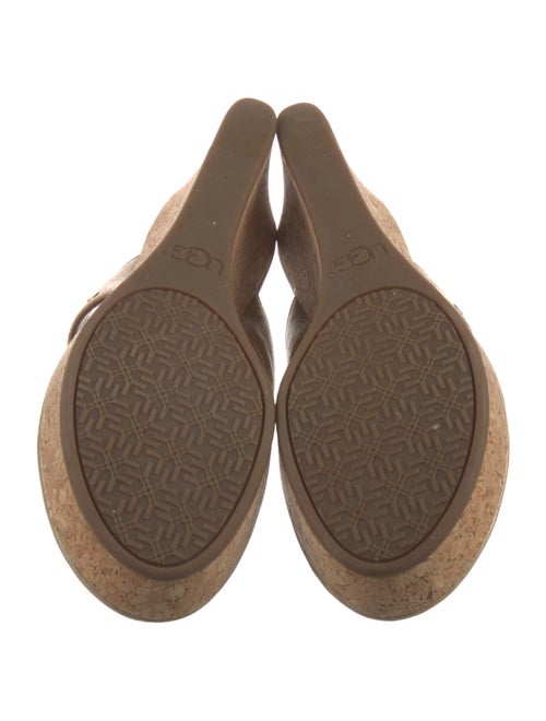 UGG Flip Flops
