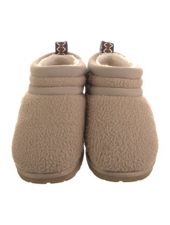 UGG Girls' Astro Ultra Slippers