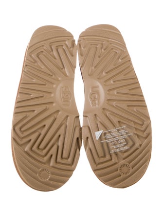 UGG Boys' Neumel Chukka Boots