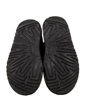 UGG Girls' Classic Mini II Stars Boots