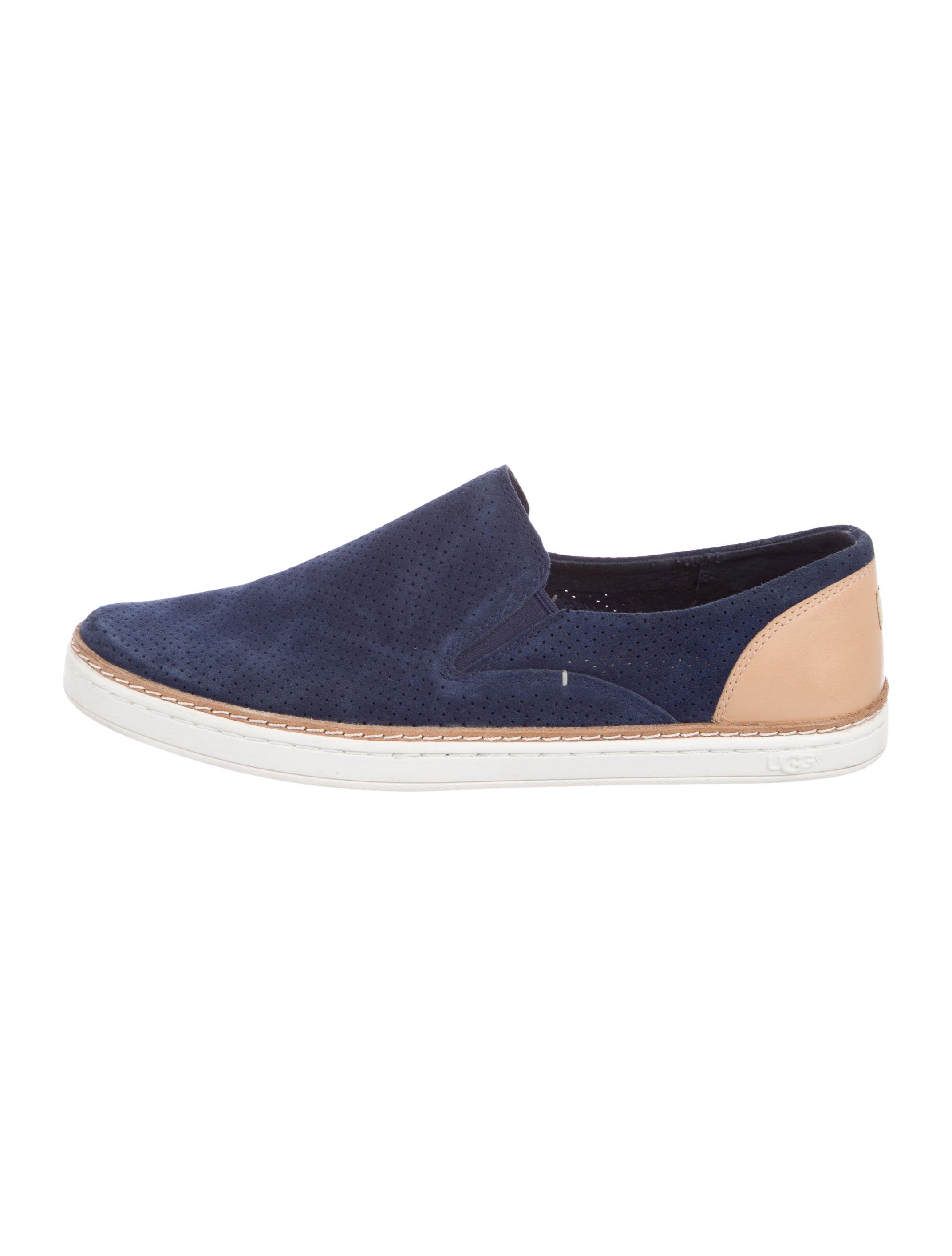 ugg suede slip on ugg suede slip on