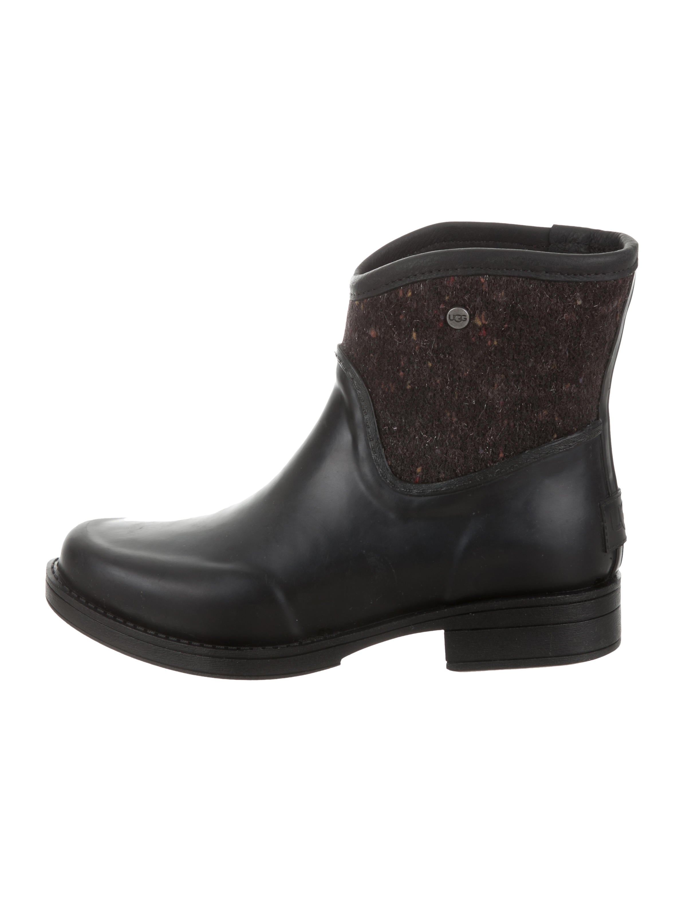 ugg paxton waterproof boot