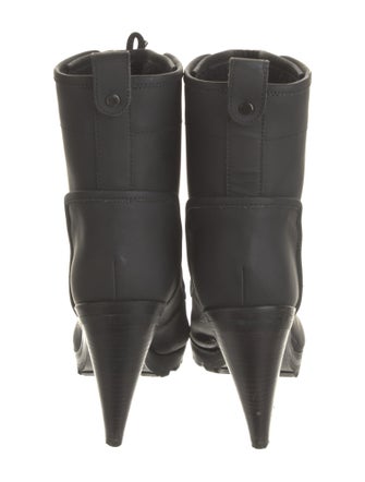 Veronica Beard Rubber Rain Boots