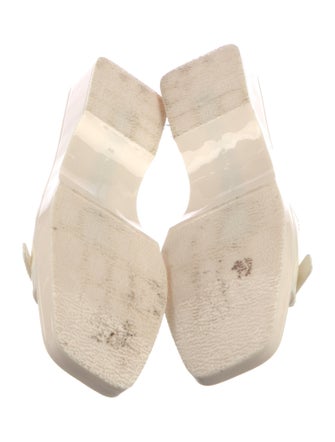 Veronica Beard Rubber Slides