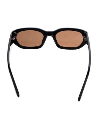Vehla Round Tinted Sunglasses