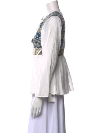 V de Vinster Printed Crew Neck Blouse