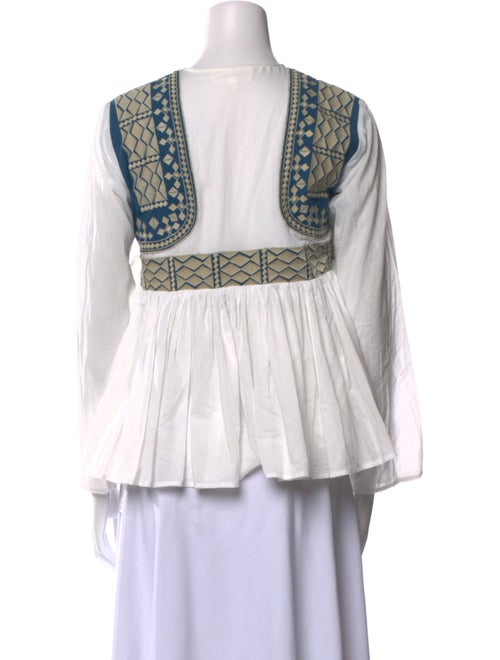 V de Vinster Printed Crew Neck Blouse