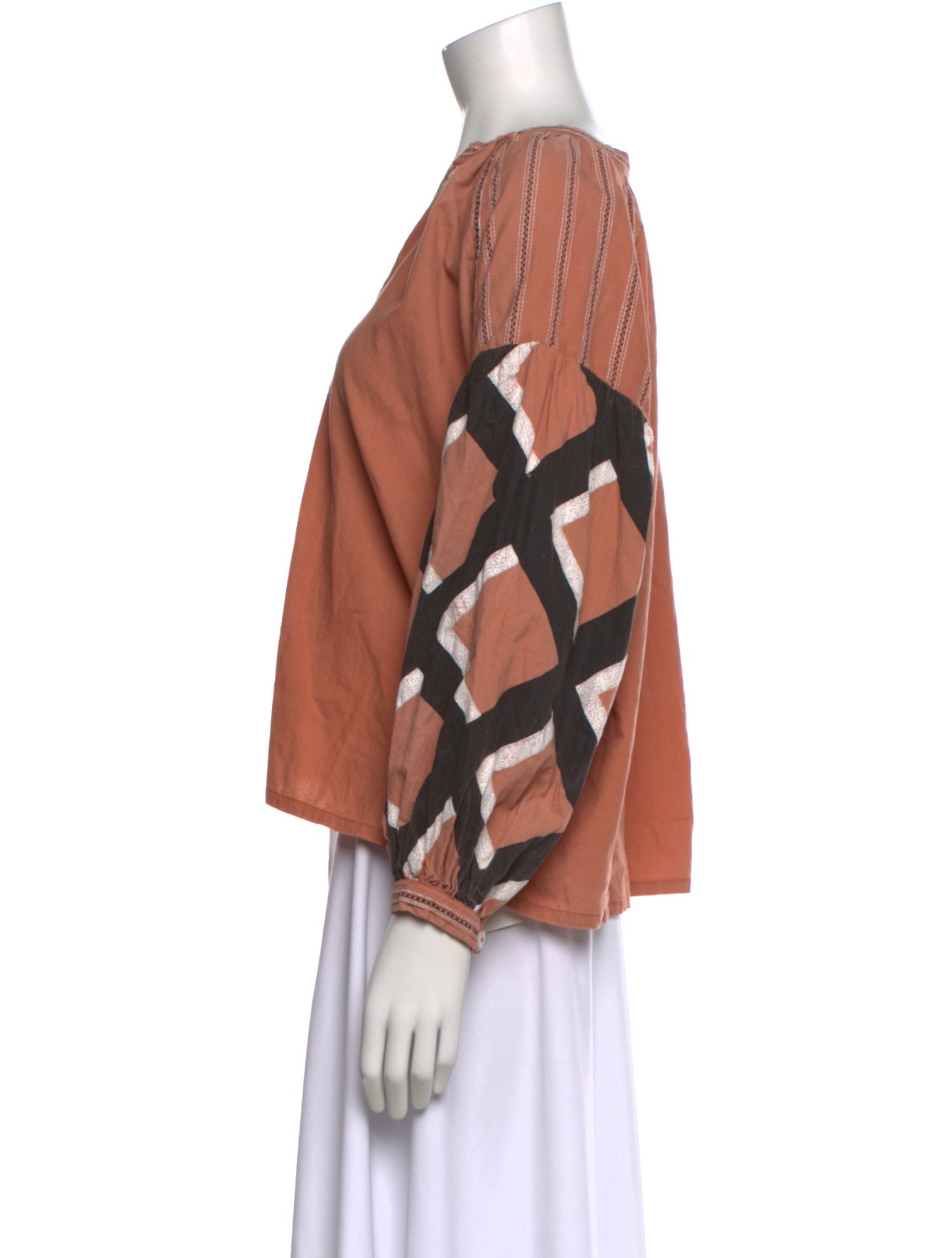V de Vinster Patterned V-Neck Blouse