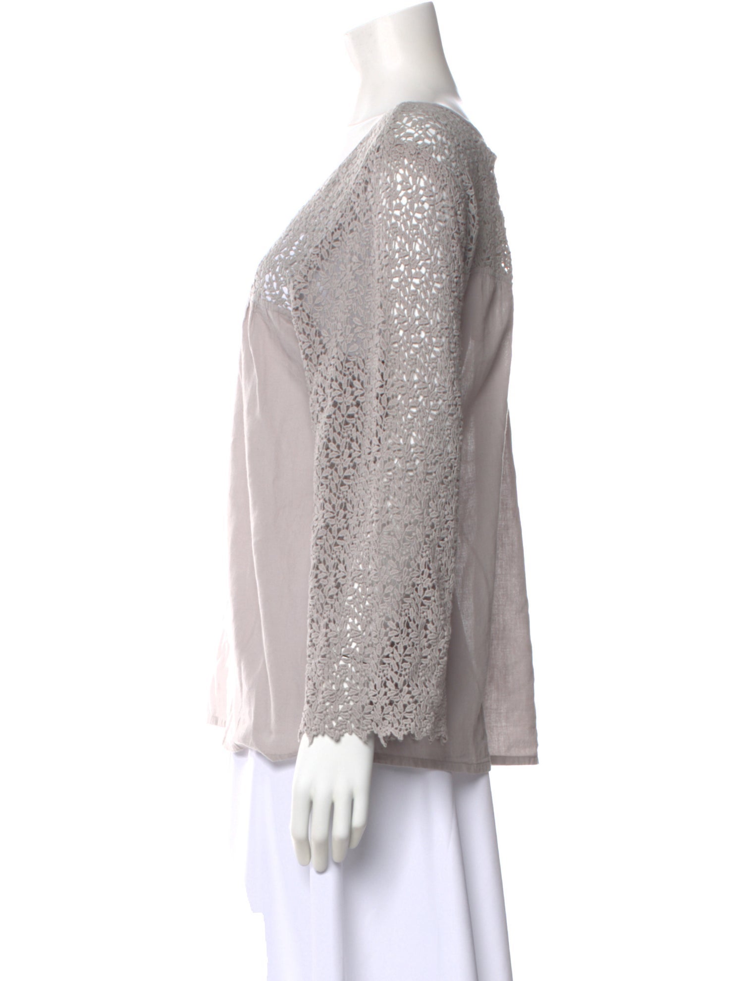 V de Vinster Lace Pattern Scoop Neck Top