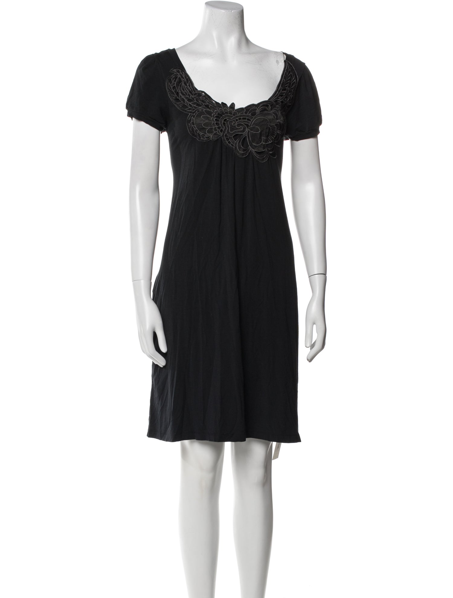 Vivienne Tam Embroidered Accent Nightgown