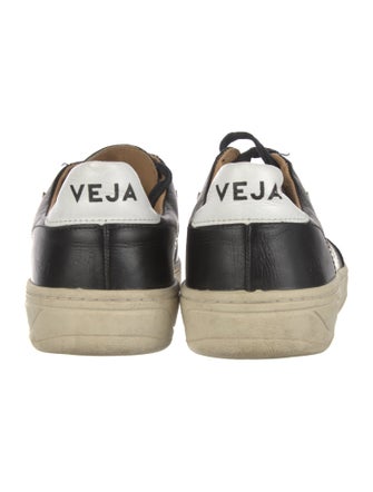 Vejas Leather Sneakers