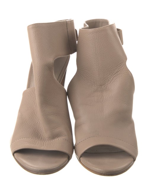 Vince Leather Sandals