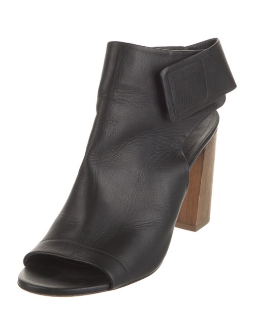 Vince Leather Sandals