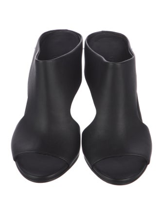 Vince Leather Slides