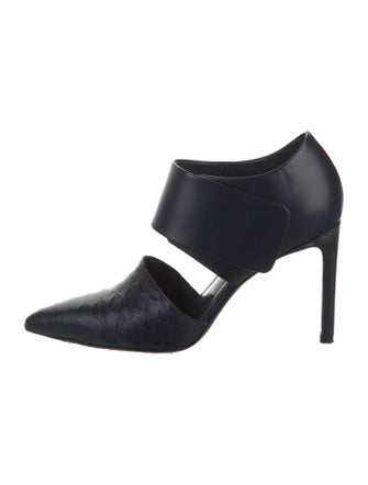 Vince Leather Pumps