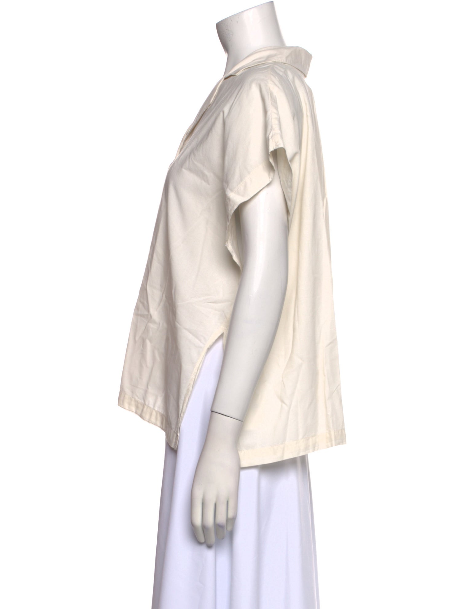 Black Crane V-Neck Short Sleeve Button-Up Top