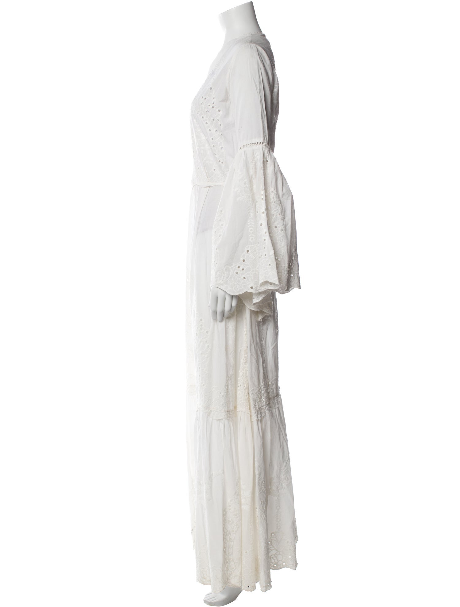 we are LEONE Eyelet Trim Robe