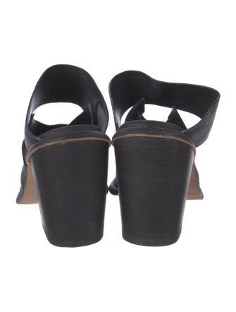 Wal & Pai Leather Slides