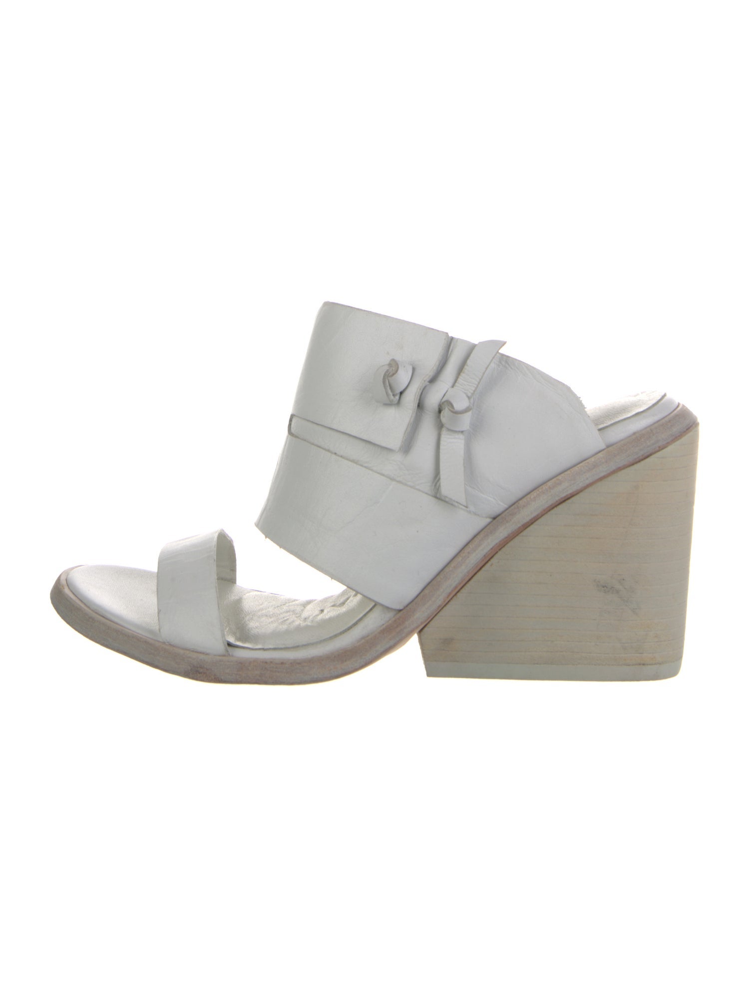 Wal & Pai Leather Slides