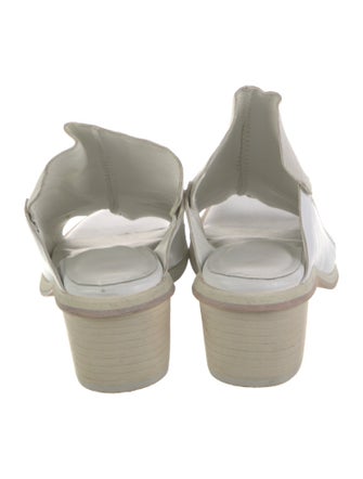 Wal & Pai Leather Slides