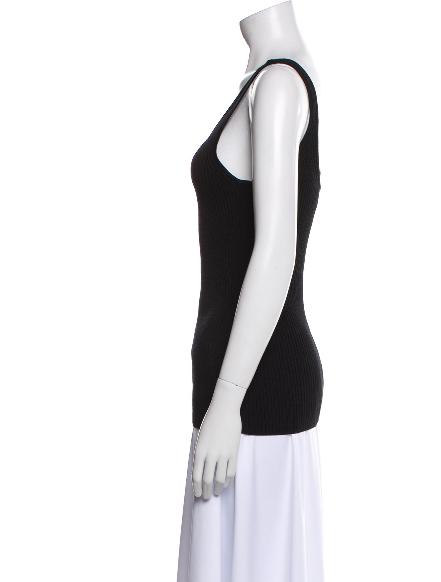 Caes Scoop Neck Sleeveless Top