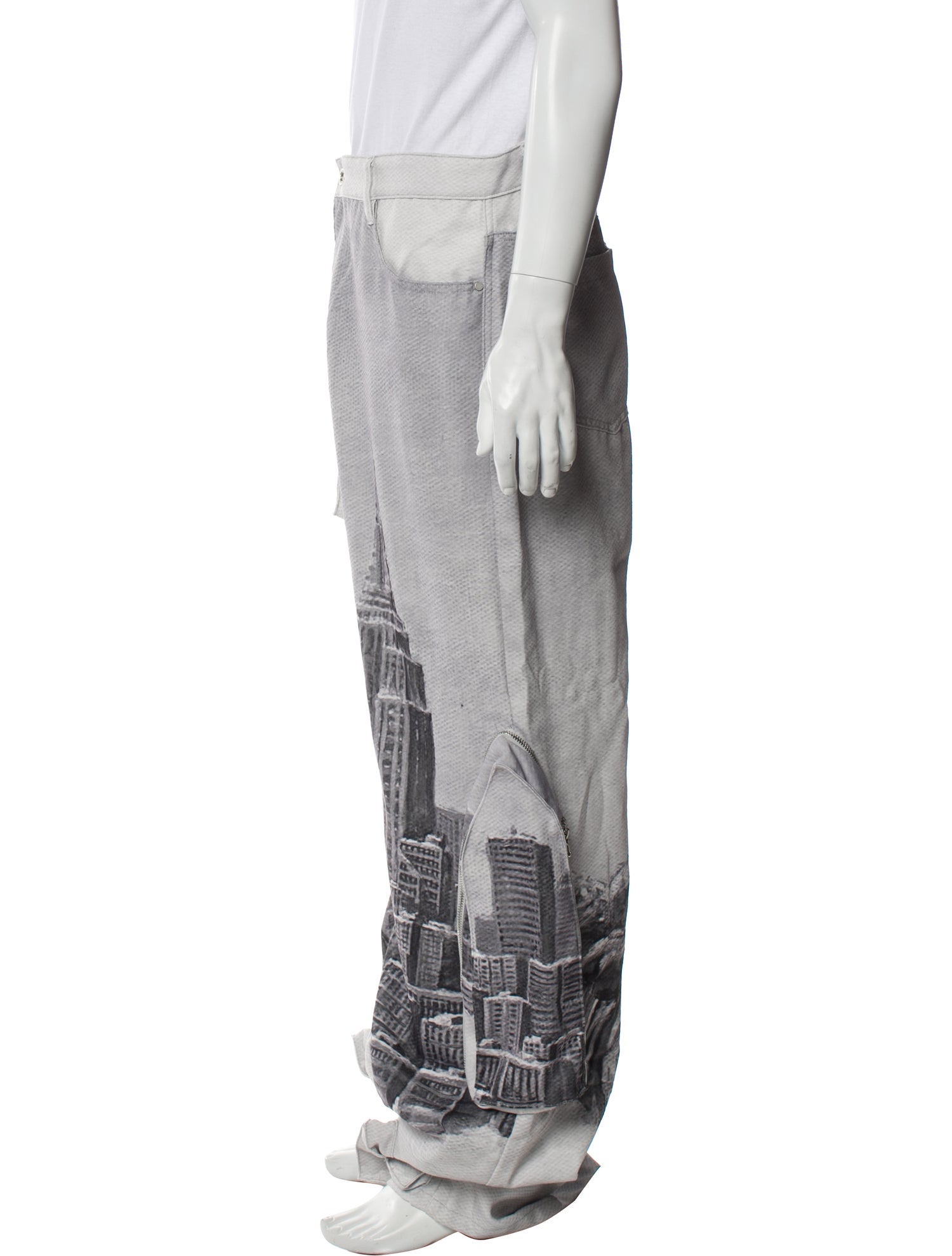 Who Decides War Graphic Print Cargo Pants w/ Tags