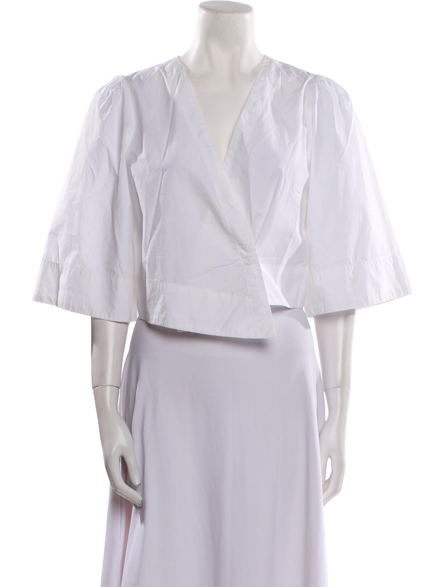 Wear Cissa V-Neck Three-Quarter Sleeve Crop Top