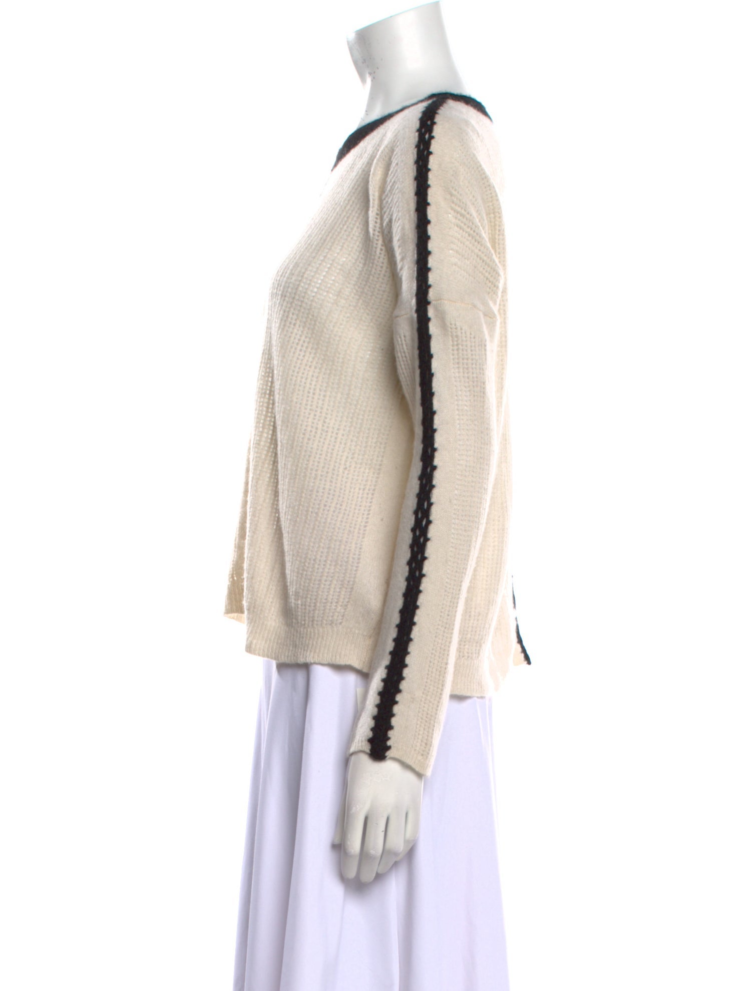 White + Warren Cashmere Scoop Neck Sweater