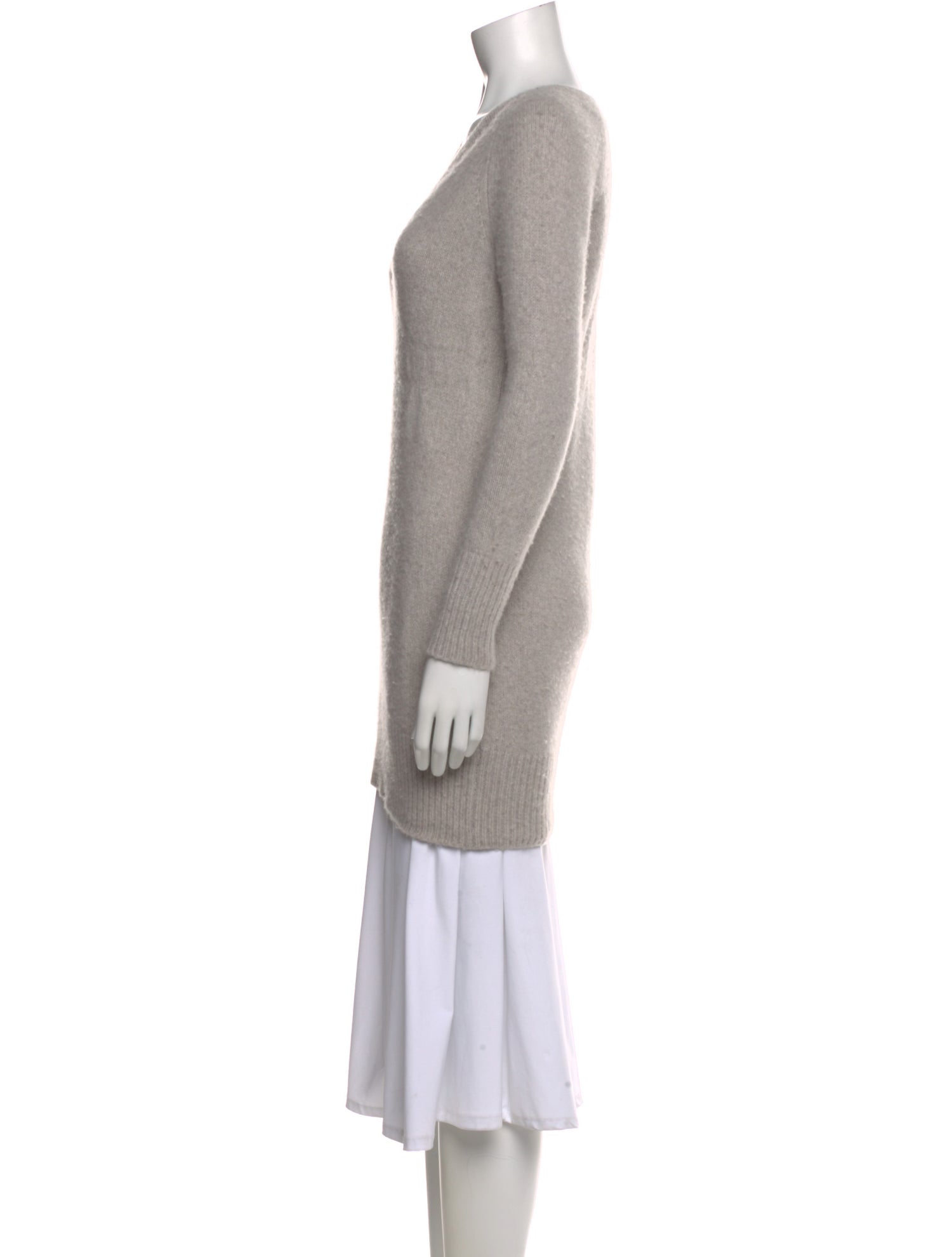 White + Warren Cashmere V-Neck Sweater