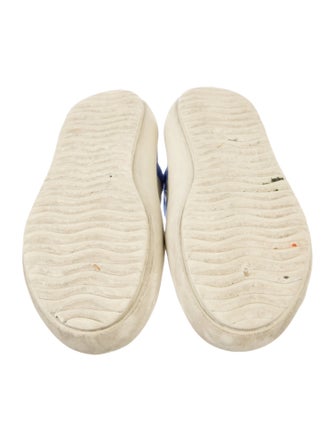 Veja Boys' Low Top Sneakers