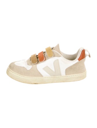 Veja Boys Leather Low Top Shoe